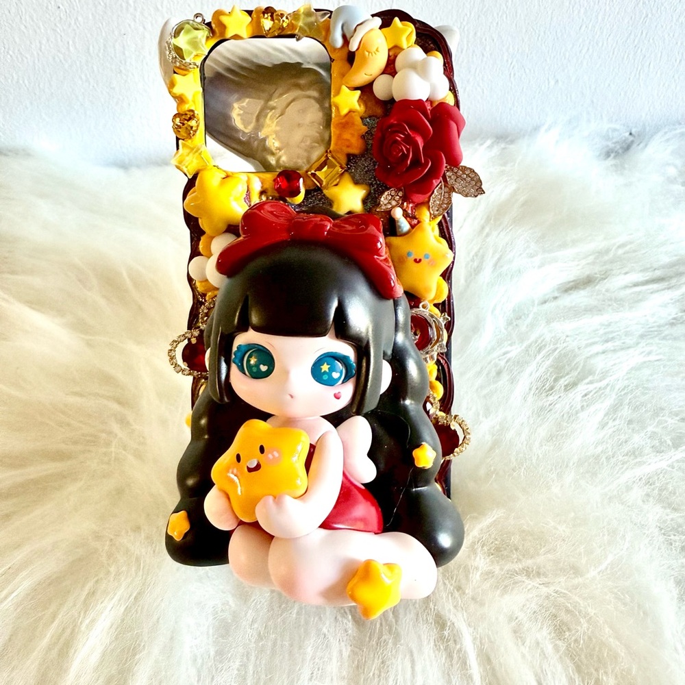 Cute Star-Themed Phone Case with Authentic Liita Doll Design For IPhone 16 PM